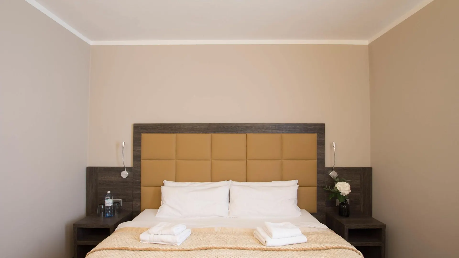 ***  Hotel Delta Am Potsdamer Platz Berlin Germany
